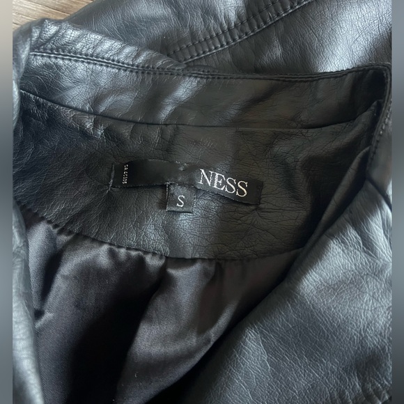 Women’s leather peplum jacket - Picture 5 of 5